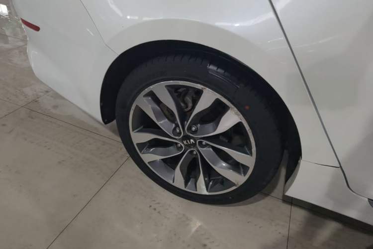 Used Kia K5 2014 2.0L Automatic LUXURY Exterior 5