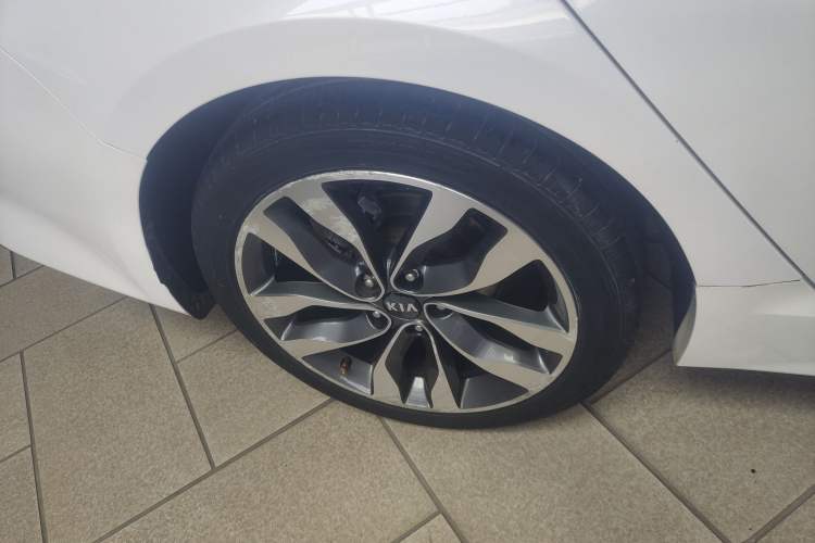 Used Kia K5 2014 2.0L Automatic LUXURY Exterior 5