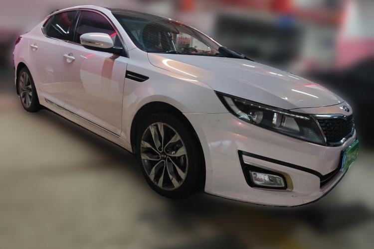 Used Kia K5 2014 2.0L Automatic LUXURY Front Right 45 Deg