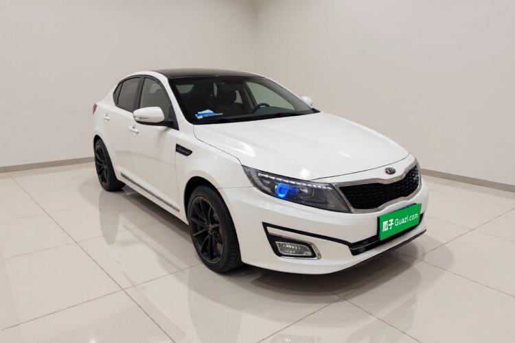 Used Kia K5 2014 2.0L Manual GL Front Right 45 Deg