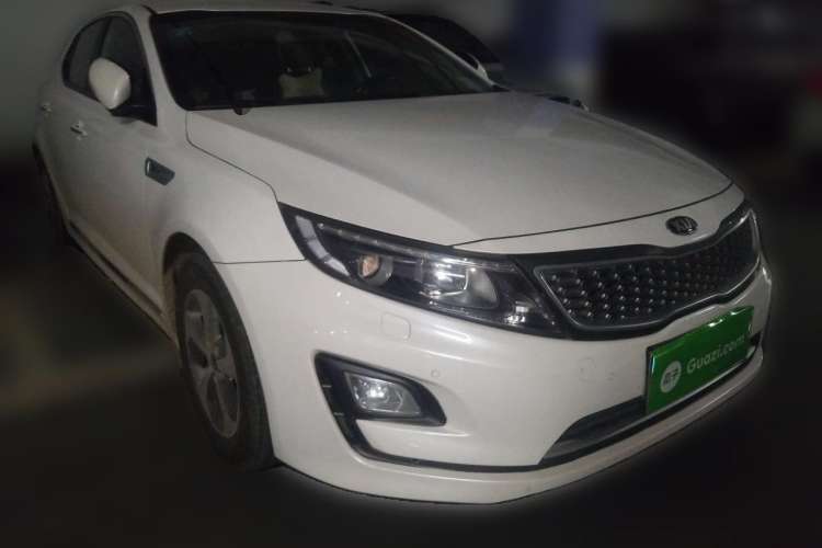 Used Kia K5 2014 2.0L Hybrid Luxury Edition Front Right 45 Deg