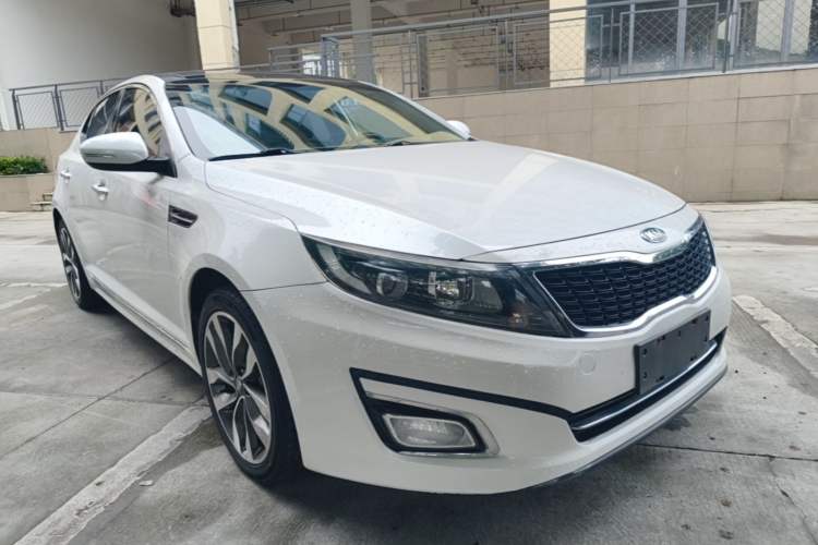 Used Kia K5 2014 2.0L Automatic LUXURY Front Right 45 Deg