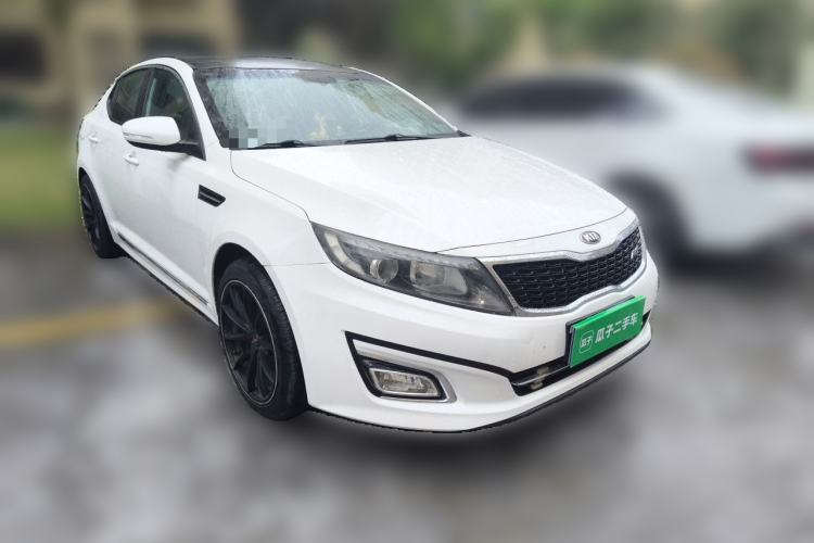 Used Kia K5 2014 2.0L Manual GL Front Right 45 Deg