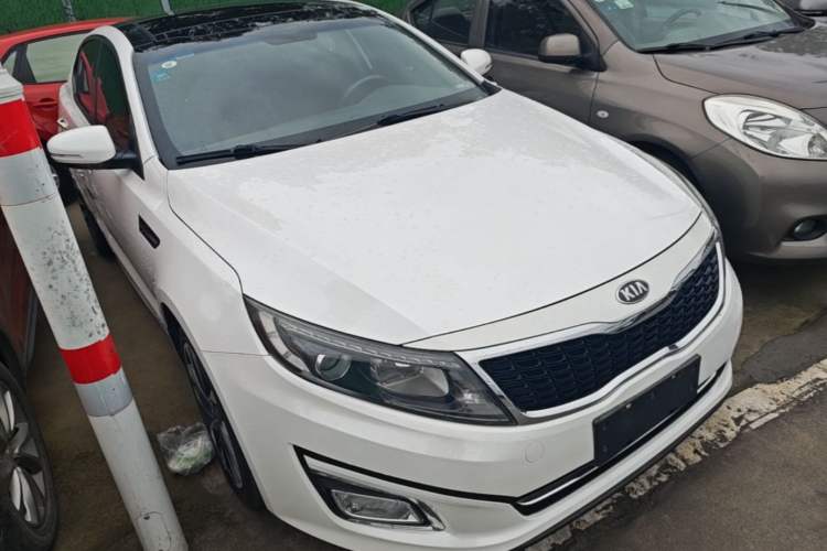 Used Kia K5 2014 2.0L Automatic LUXURY Front Right 45 Deg