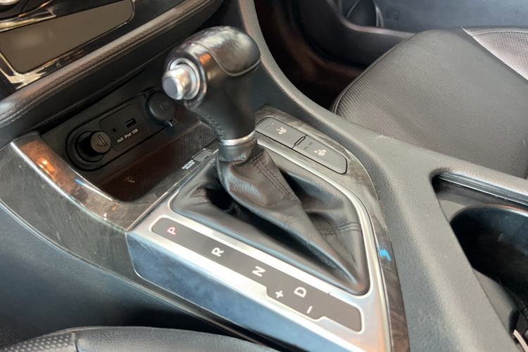 Used Kia K5 2014 2.0L Automatic LUXURY Gear Lever