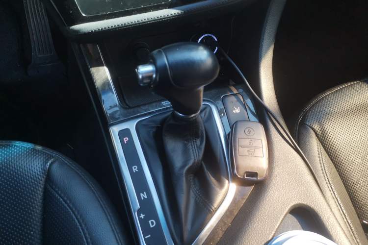 Used Kia K5 2014 2.0L Automatic LUXURY Gear Lever
