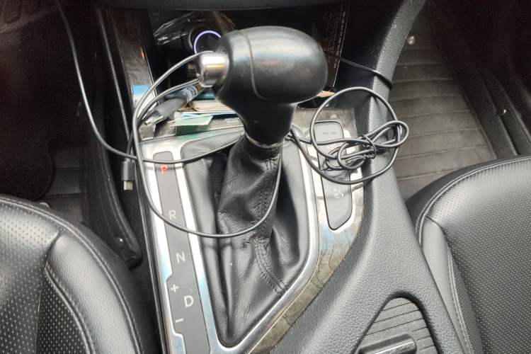 Used Kia K5 2014 2.0L Automatic LUXURY Gear Lever