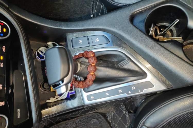 Used Kia K5 2014 2.0L Automatic LUXURY Gear Lever