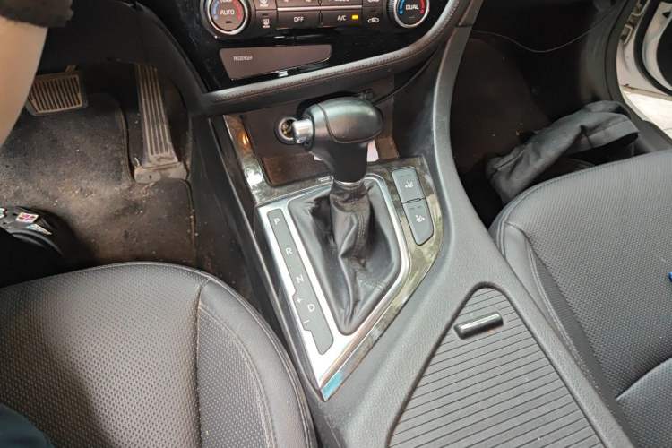 Used Kia K5 2014 2.0L Automatic LUXURY Gear Lever