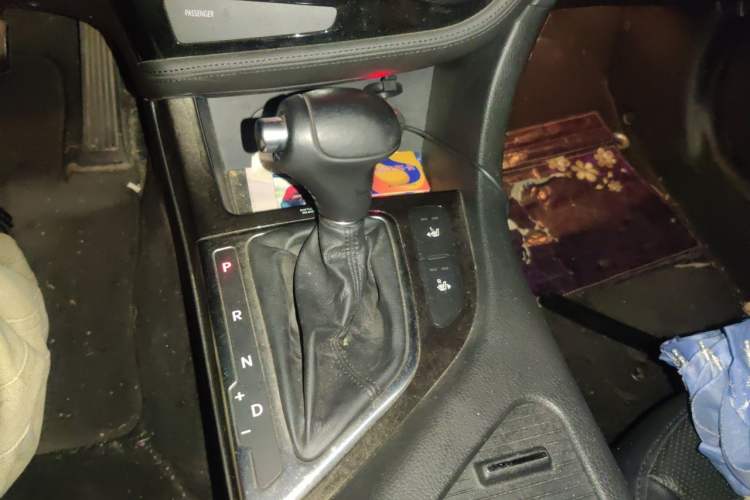Used Kia K5 2014 2.0L Automatic LUXURY Gear Lever