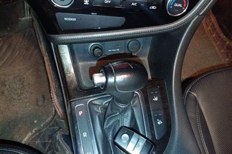Used Kia K5 2014 2.0L Automatic LUXURY Gear Lever