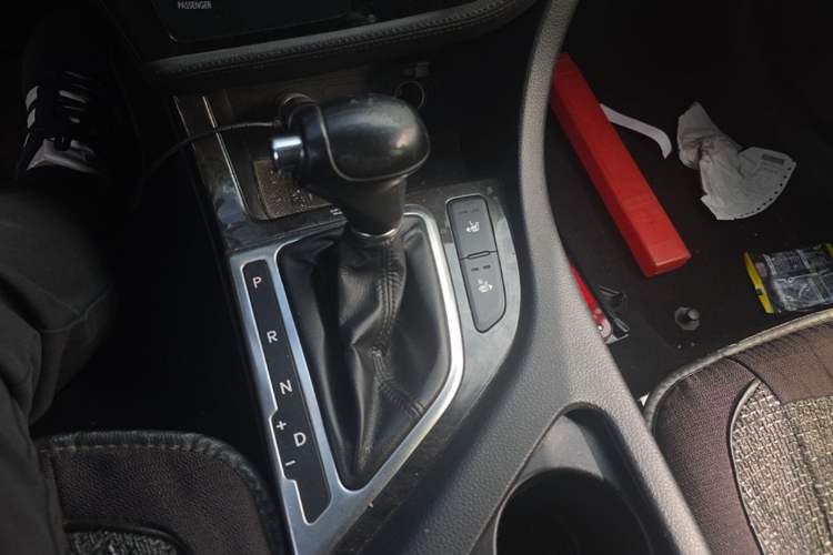 Used Kia K5 2014 2.0L Automatic LUXURY Gear Lever