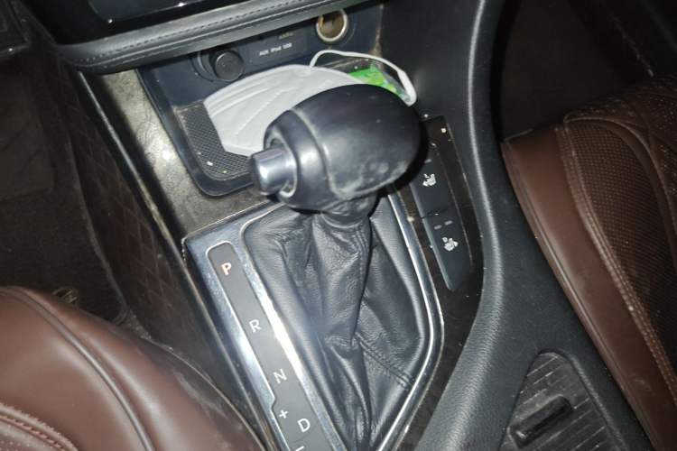 Used Kia K5 2014 2.0L Automatic LUXURY Gear Lever