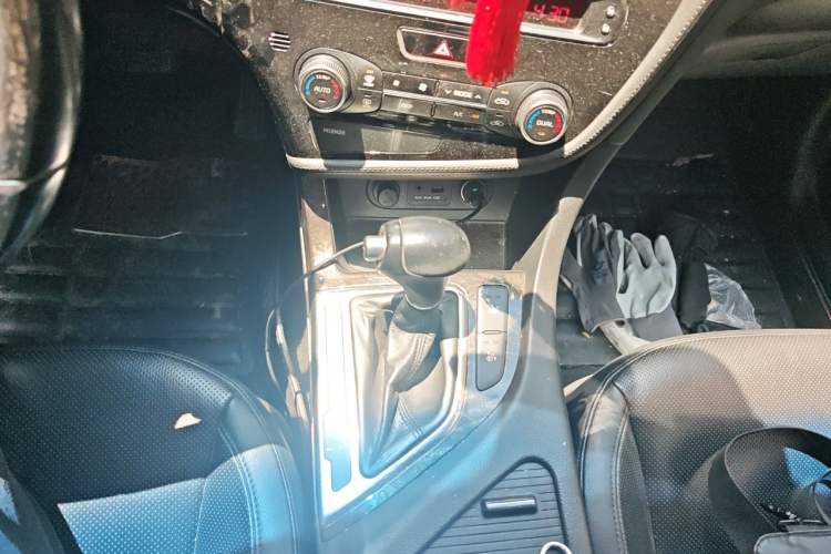 Used Kia K5 2014 2.0L Automatic LUXURY Gear Lever