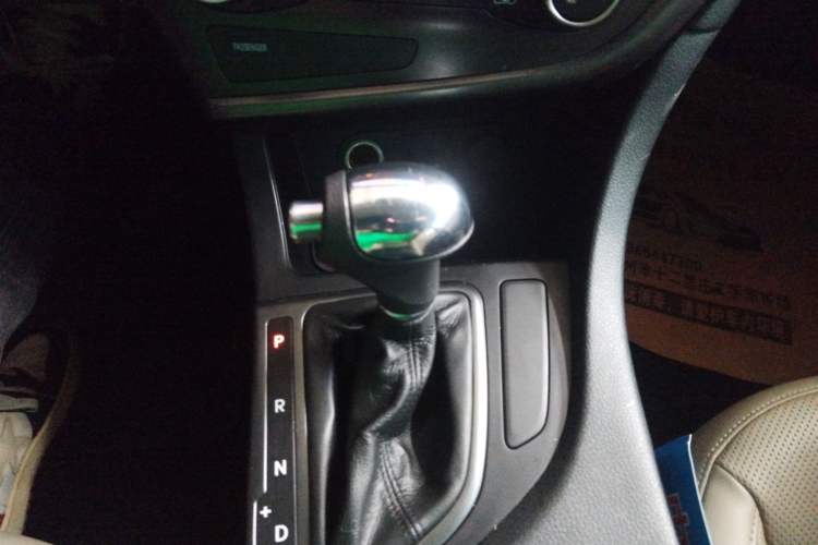 Used Kia K5 2014 2.0L Automatic GL Gear Lever