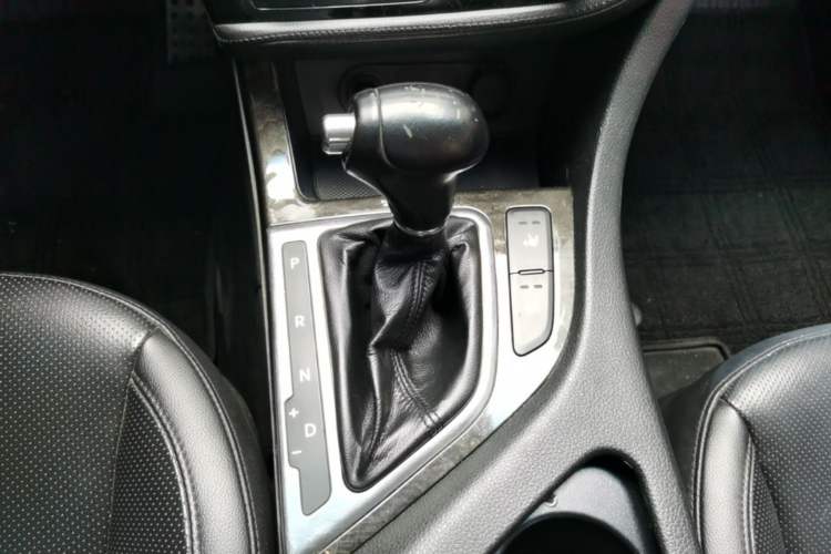 Used Kia K5 2014 2.0L Automatic LUXURY Gear Lever