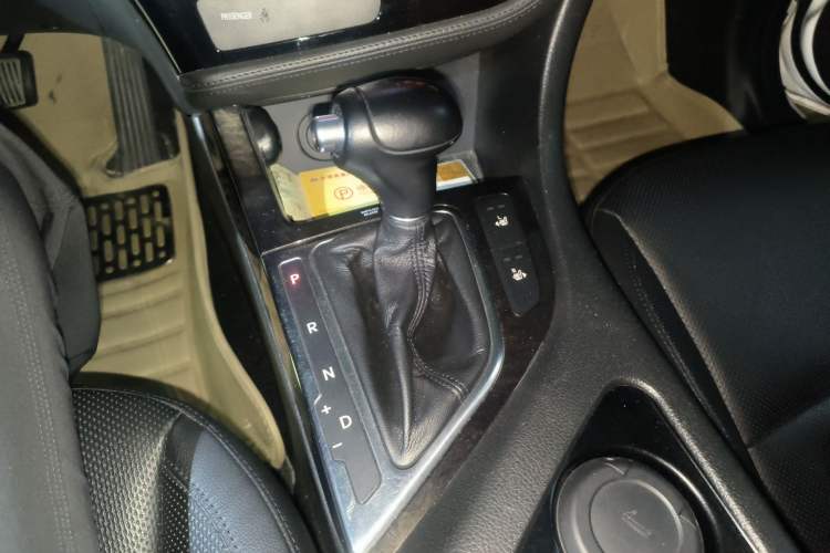 Used Kia K5 2014 2.0L Automatic LUXURY Gear Lever