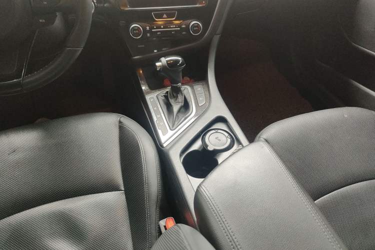 Used Kia K5 2014 2.0L Automatic LUXURY Gear Lever