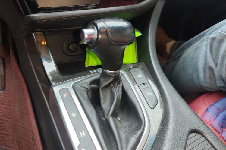 Used Kia K5 2014 2.0L Automatic LUXURY Gear Lever