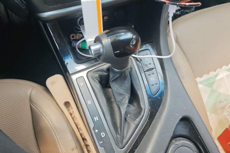 Used Kia K5 2014 2.0L Automatic GL Gear Lever
