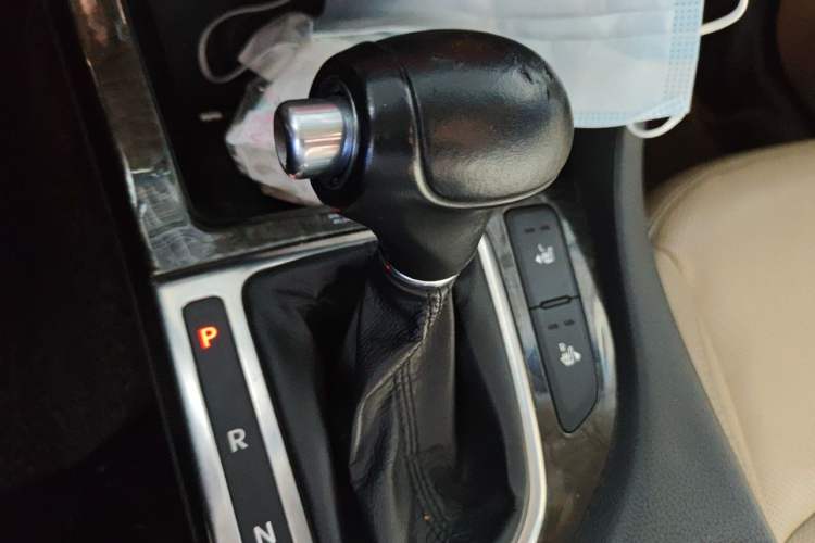 Used Kia K5 2014 2.0L Automatic LUXURY Gear Lever