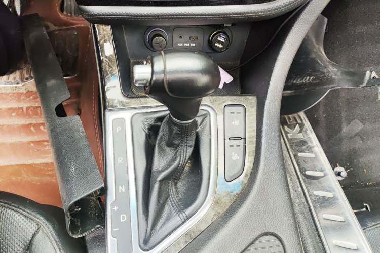 Used Kia K5 2014 2.0L Automatic LUXURY Gear Lever