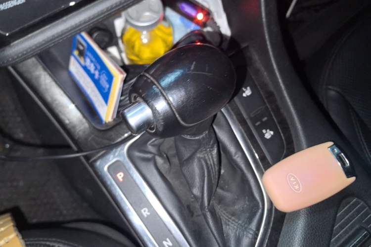 Used Kia K5 2014 2.0L Automatic LUXURY Gear Lever