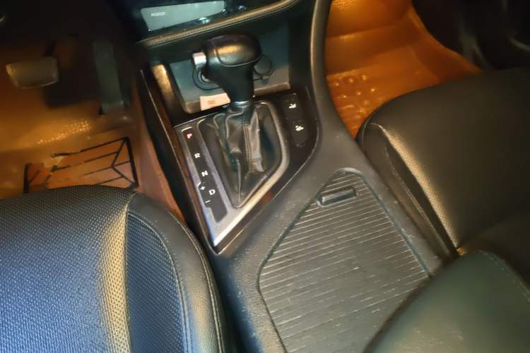Used Kia K5 2014 2.0L Automatic LUXURY Gear Lever