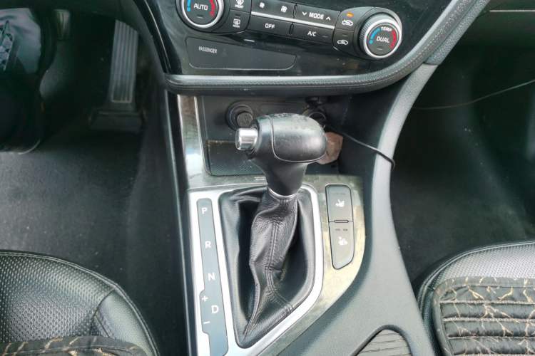 Used Kia K5 2014 2.0L Automatic LUXURY Gear Lever