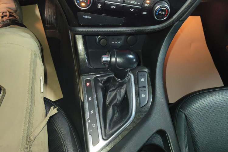 Used Kia K5 2014 2.0L Automatic LUXURY Gear Lever