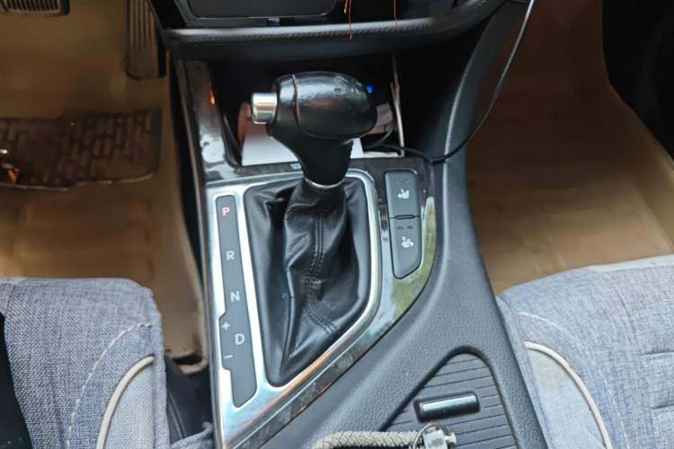 Used Kia K5 2014 2.0L Automatic LUXURY Gear Lever