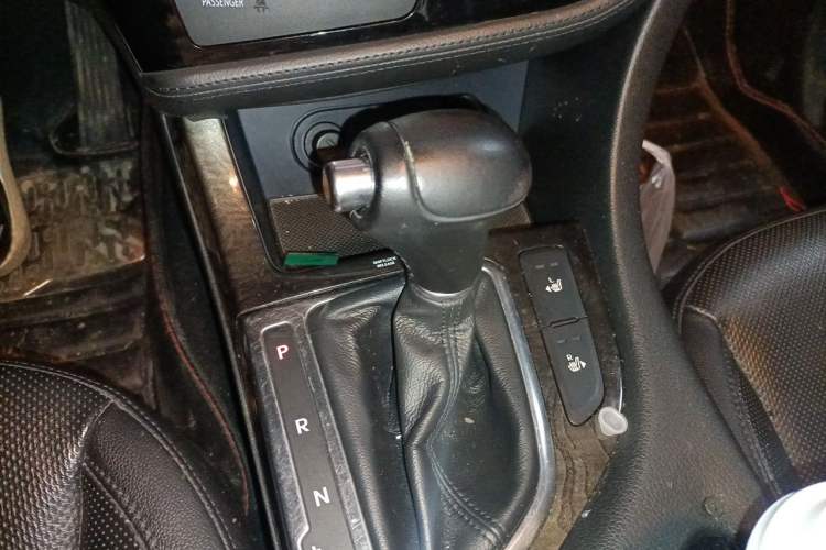Used Kia K5 2014 2.0L Automatic LUXURY Gear Lever