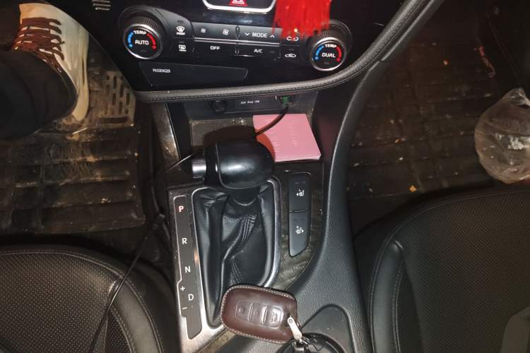 Used Kia K5 2014 2.0L Automatic LUXURY Gear Lever