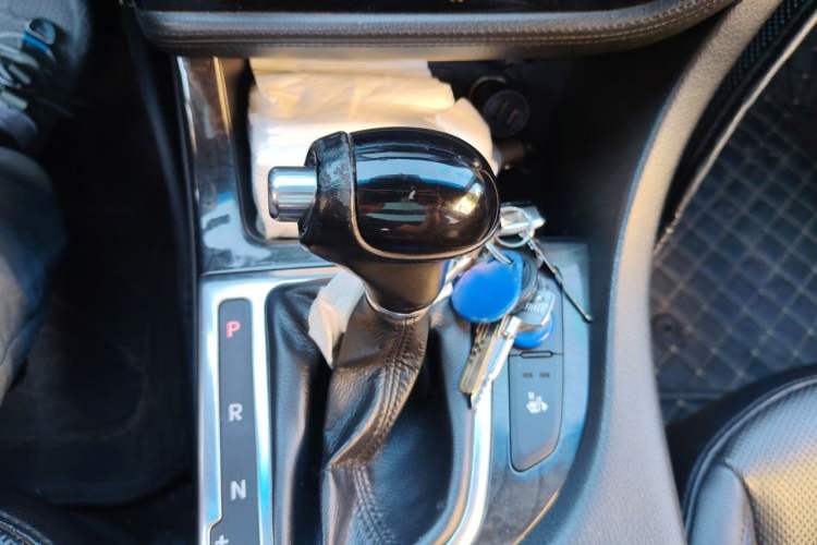 Used Kia K5 2014 2.0L Automatic LUXURY Gear Lever