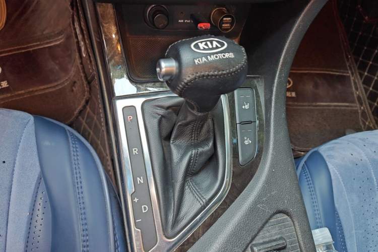 Used Kia K5 2014 2.0L Automatic LUXURY Gear Lever