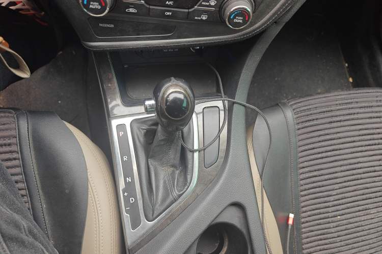 Used Kia K5 2014 2.0T Automatic Gear Lever