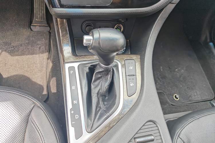 Used Kia K5 2014 2.0L Automatic LUXURY Gear Lever