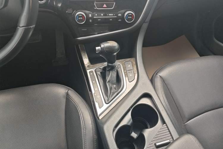 Used Kia K5 2014 2.0L Automatic LUXURY Gear Lever
