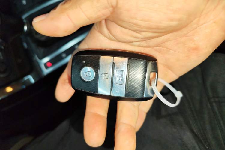 Used Kia K5 2014 2.0L Automatic LUXURY Interior 1