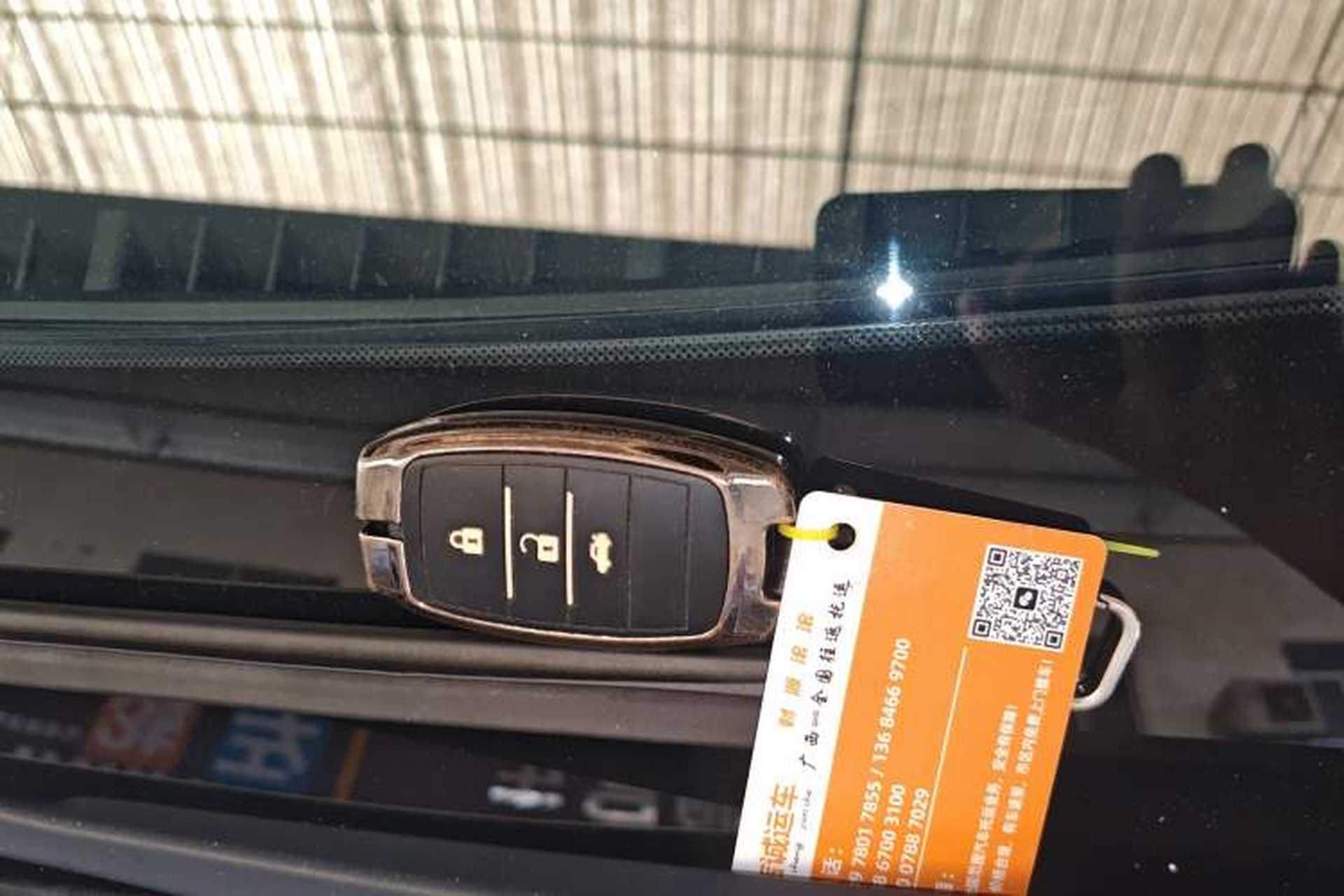 Used Kia K5 2014 2.0L Automatic LUXURY Interior 1