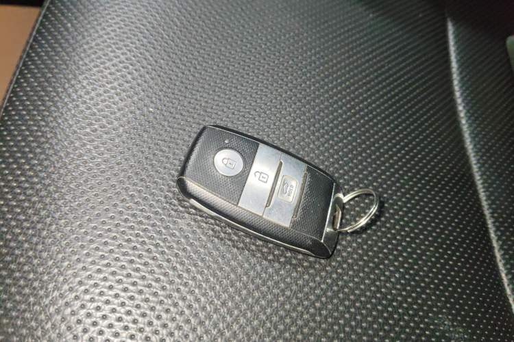 Used Kia K5 2014 2.0L Automatic LUXURY Interior 1
