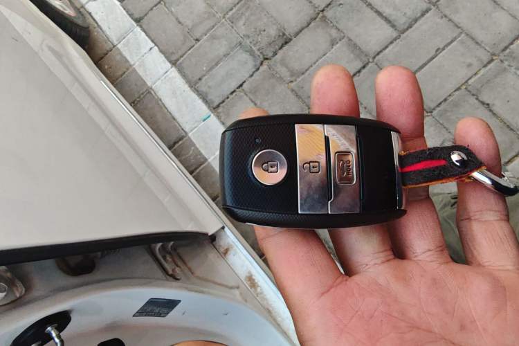 Used Kia K5 2014 2.0L Automatic LUXURY Interior 1