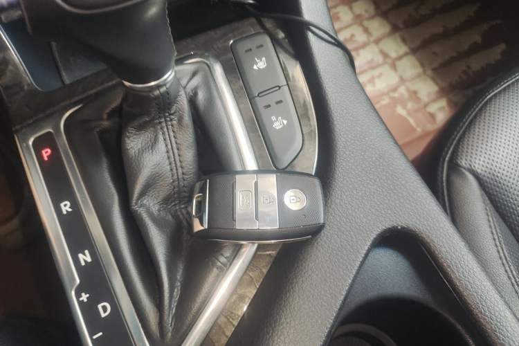 Used Kia K5 2014 2.0L Automatic LUXURY Interior 1