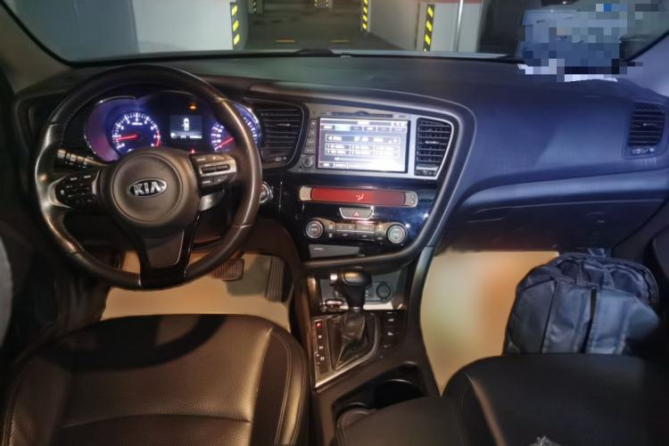 Used Kia K5 2014 2.0L Automatic LUXURY Interior 2