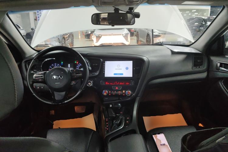 Used Kia K5 2014 2.0L Automatic LUXURY Interior 2