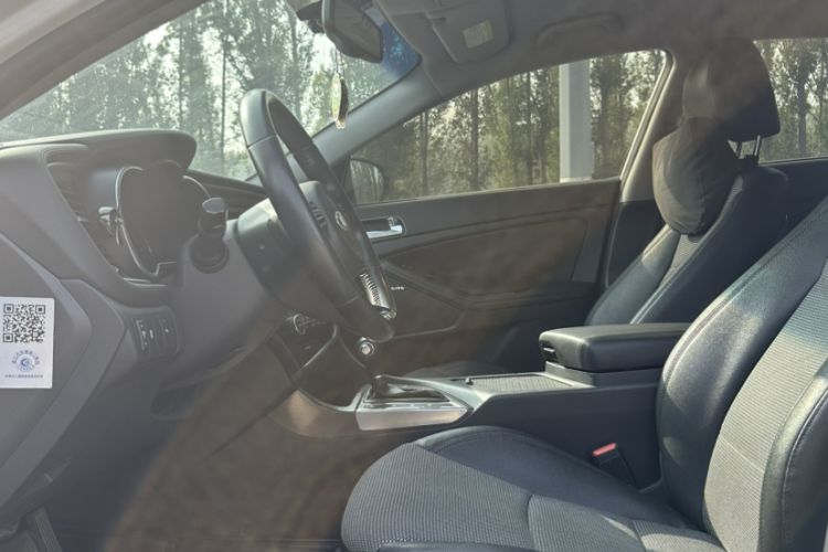 Used Kia K5 2014 2.0L Hybrid Luxury Edition Interior 2