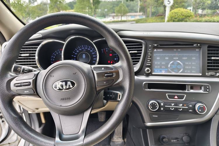Used Kia K5 2014 2.0L Manual GL Interior 2