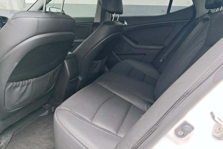 Used Kia K5 2014 2.0L Automatic LUXURY Interior 3
