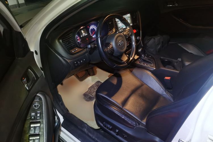 Used Kia K5 2014 2.0L Automatic LUXURY Interior 3
