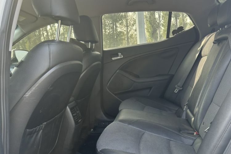 Used Kia K5 2014 2.0L Hybrid Luxury Edition Interior 3